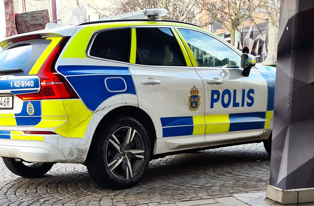 Höga smällar, misshandel och LOB